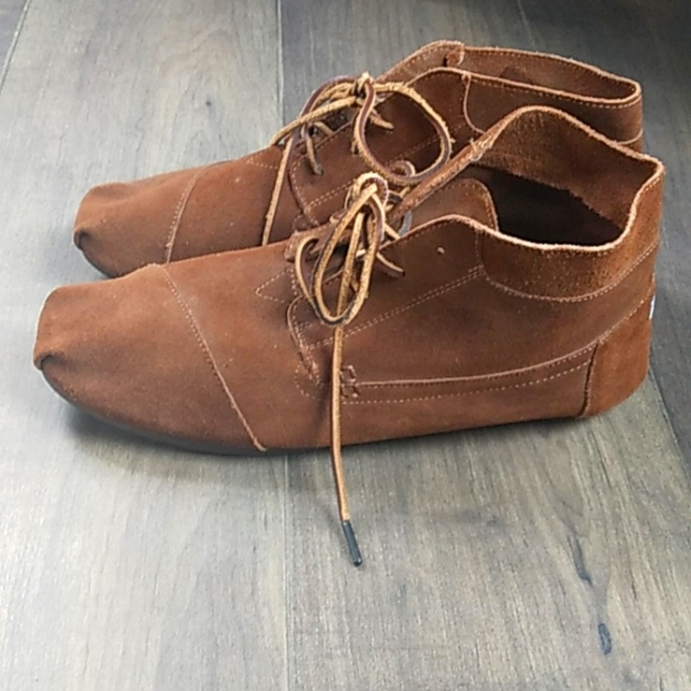 TOMS SUEDE CHESTNUT ANKLE  BOOTS MENS 11.